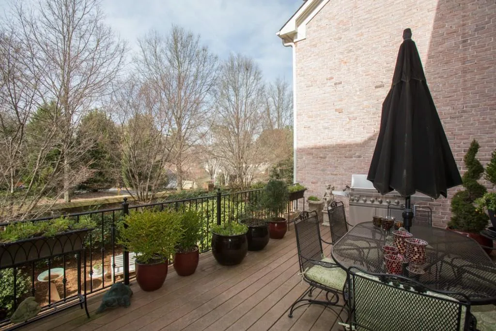 130 Enclave Circle Unit 130, Atlanta, Georgia 30342, 5 Bedrooms Bedrooms, ,4 BathroomsBathrooms,Residential,Sold,130 Enclave Circle Unit 130,5641836