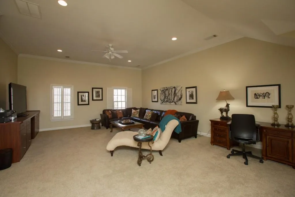 130 Enclave Circle Unit 130, Atlanta, Georgia 30342, 5 Bedrooms Bedrooms, ,4 BathroomsBathrooms,Residential,Sold,130 Enclave Circle Unit 130,5641836