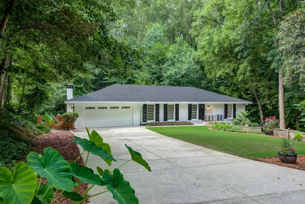 110 Wyndham Drive, Sandy Springs, Georgia 30328, 3 Bedrooms Bedrooms, ,2 BathroomsBathrooms,Residential,Sold,110 Wyndham Drive,6762967