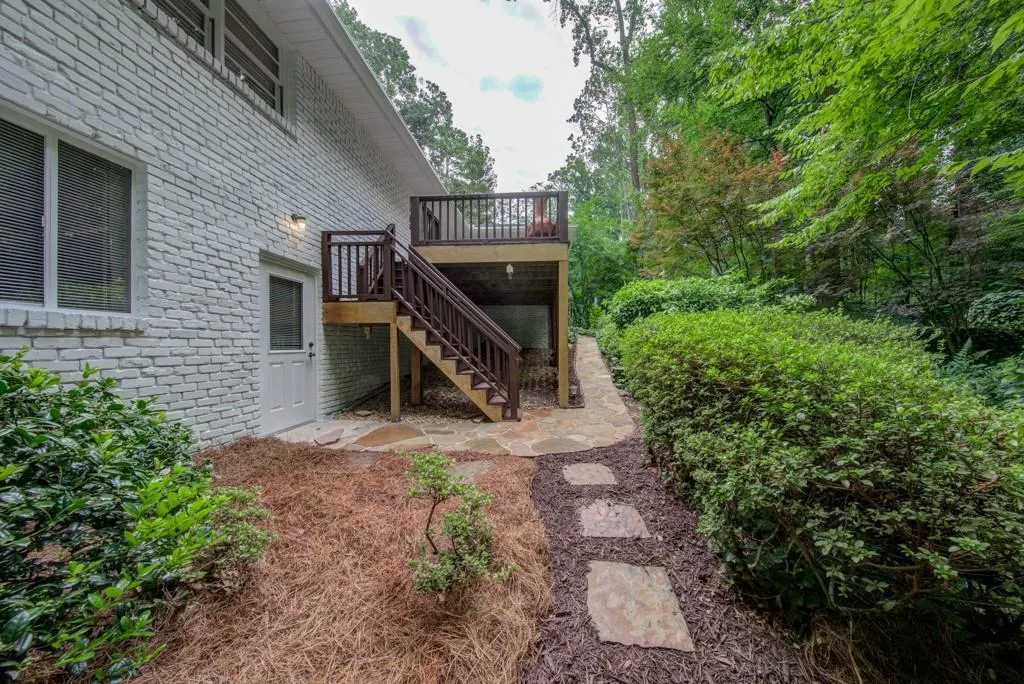 110 Wyndham Drive, Sandy Springs, Georgia 30328, 3 Bedrooms Bedrooms, ,2 BathroomsBathrooms,Residential,Sold,110 Wyndham Drive,6762967