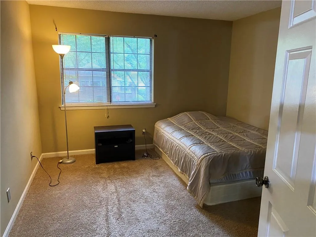601 Barrington Hills Drive, Sandy Springs, Georgia 30350, 1 Bedroom Bedrooms, ,1 BathroomBathrooms,Residential,Sold,601 Barrington Hills Drive,6944260