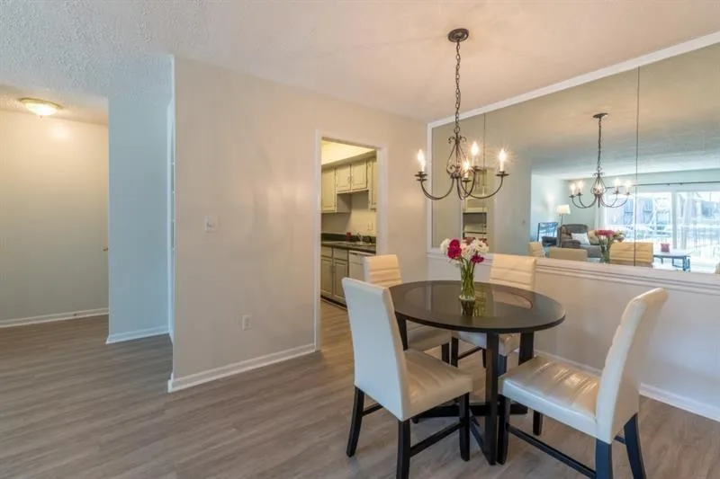 6851 Roswell Road Unit O-4, Sandy Springs, Georgia 30328, 1 Bedroom Bedrooms, ,1 BathroomBathrooms,Residential,Sold,6851 Roswell Road Unit O-4,6849726