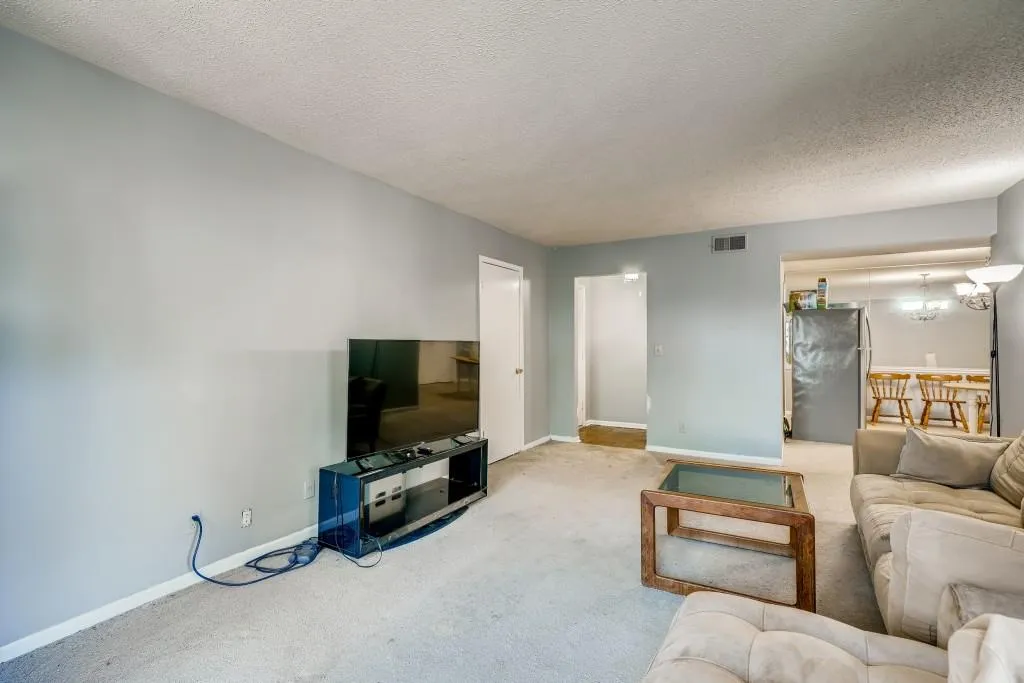 6851 Roswell Road Unit N-17, Sandy Springs, Georgia 30328, 3 Bedrooms Bedrooms, ,2 BathroomsBathrooms,Residential,Sold,6851 Roswell Road Unit N-17,6902313