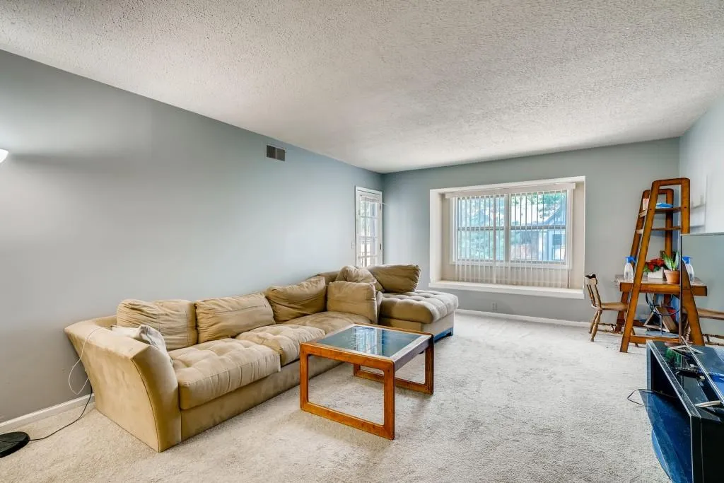 6851 Roswell Road Unit N-17, Sandy Springs, Georgia 30328, 3 Bedrooms Bedrooms, ,2 BathroomsBathrooms,Residential,Sold,6851 Roswell Road Unit N-17,6902313