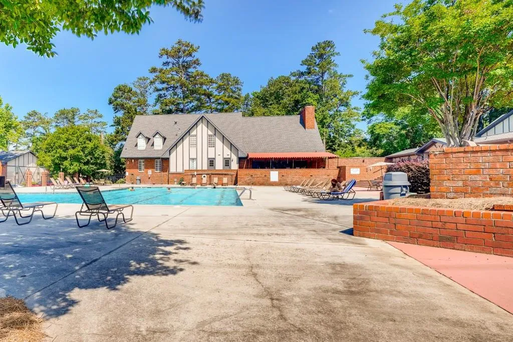 6851 Roswell Road Unit N-17, Sandy Springs, Georgia 30328, 3 Bedrooms Bedrooms, ,2 BathroomsBathrooms,Residential,Sold,6851 Roswell Road Unit N-17,6902313