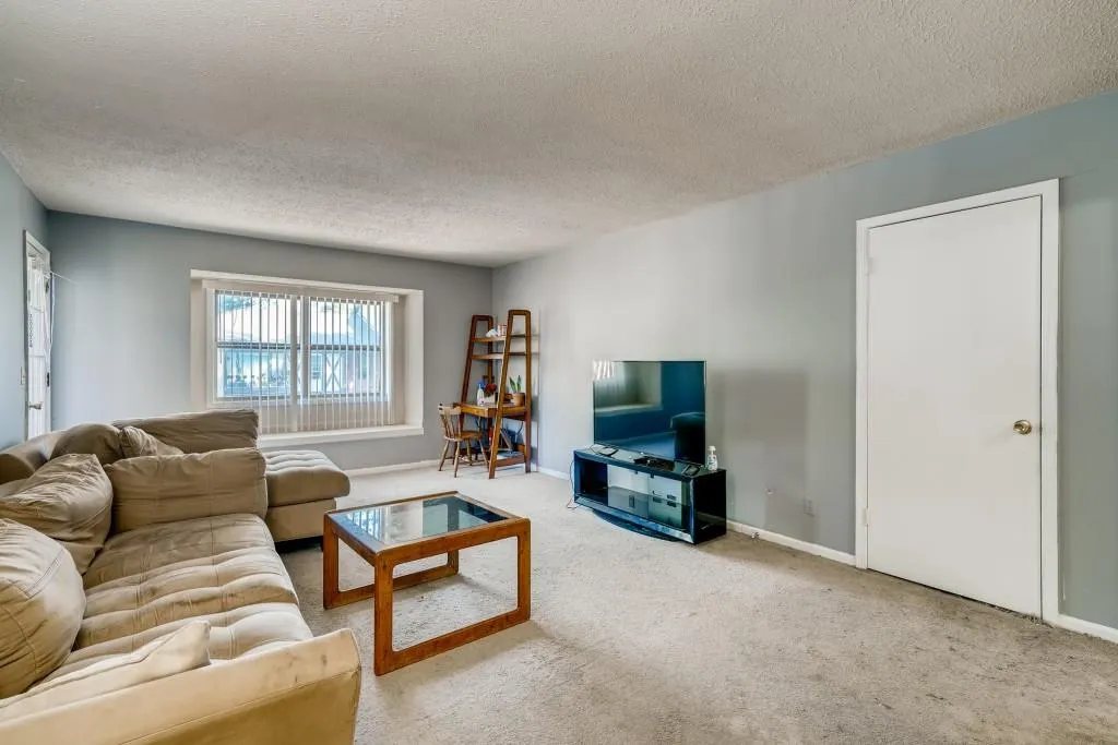 6851 Roswell Road Unit N-17, Sandy Springs, Georgia 30328, 3 Bedrooms Bedrooms, ,2 BathroomsBathrooms,Residential,Sold,6851 Roswell Road Unit N-17,6902313