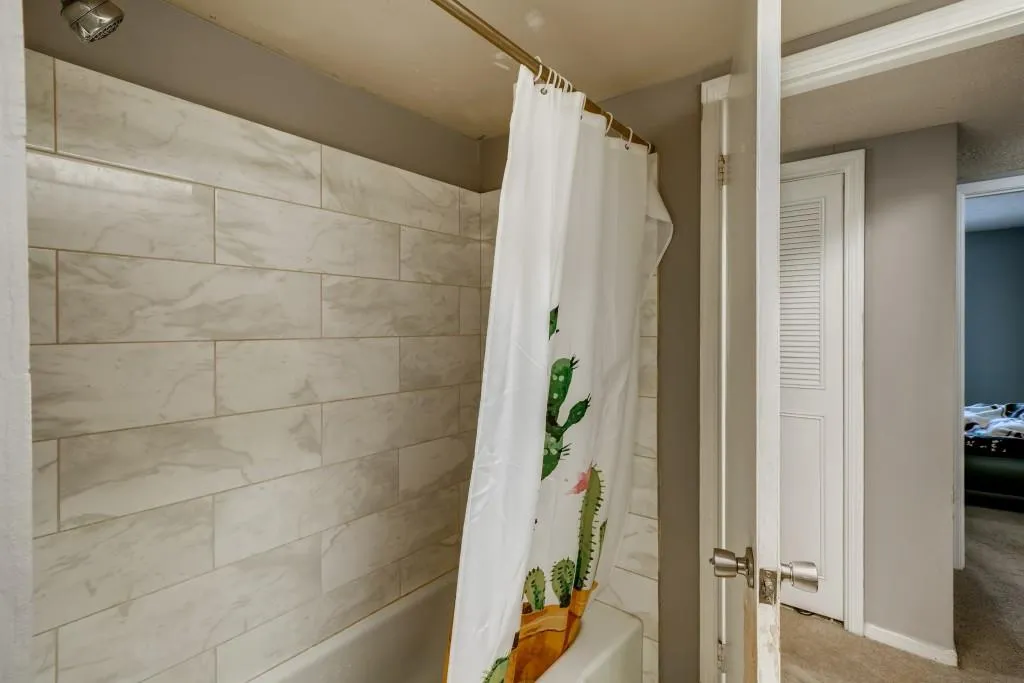 6851 Roswell Road Unit N-17, Sandy Springs, Georgia 30328, 3 Bedrooms Bedrooms, ,2 BathroomsBathrooms,Residential,Sold,6851 Roswell Road Unit N-17,6902313