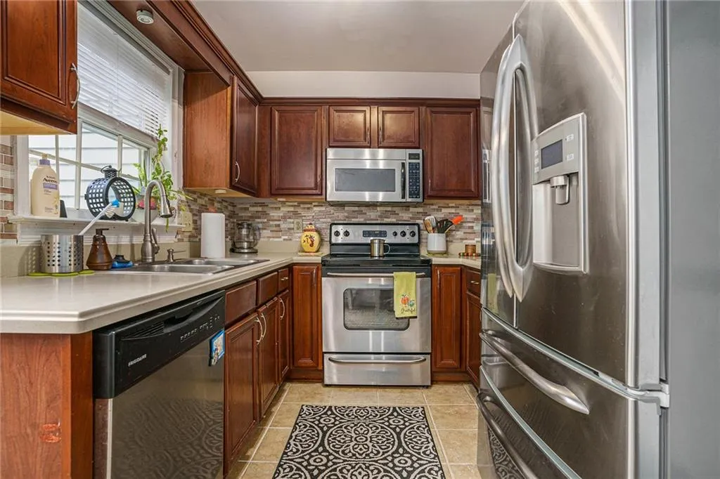 46 Mt Vernon Circle, Atlanta, Georgia 30338, 2 Bedrooms Bedrooms, ,2 BathroomsBathrooms,Residential,Sold,46 Mt Vernon Circle,7098809