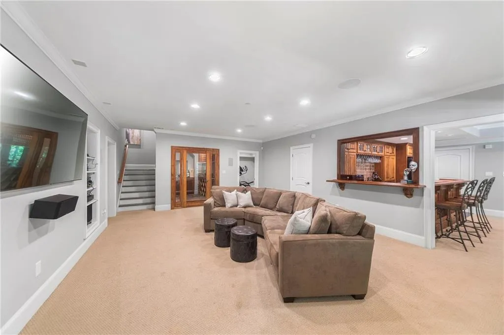 85 Stewart Drive, Atlanta, Georgia 30342, 6 Bedrooms Bedrooms, ,6 BathroomsBathrooms,Residential,Sold,85 Stewart Drive,7200961