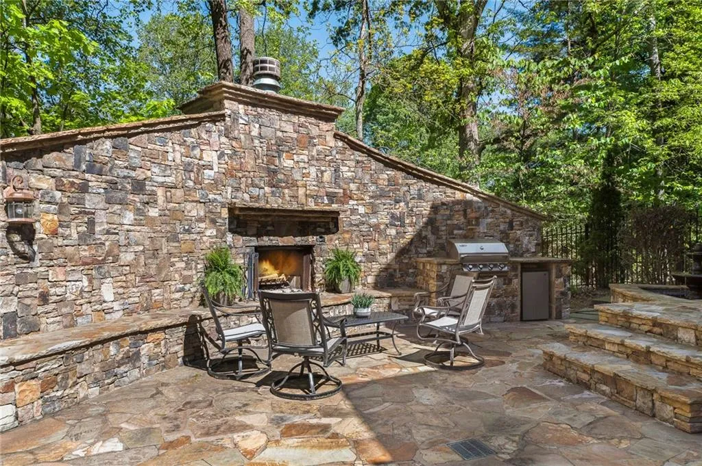 85 Stewart Drive, Atlanta, Georgia 30342, 6 Bedrooms Bedrooms, ,6 BathroomsBathrooms,Residential,Sold,85 Stewart Drive,7200961