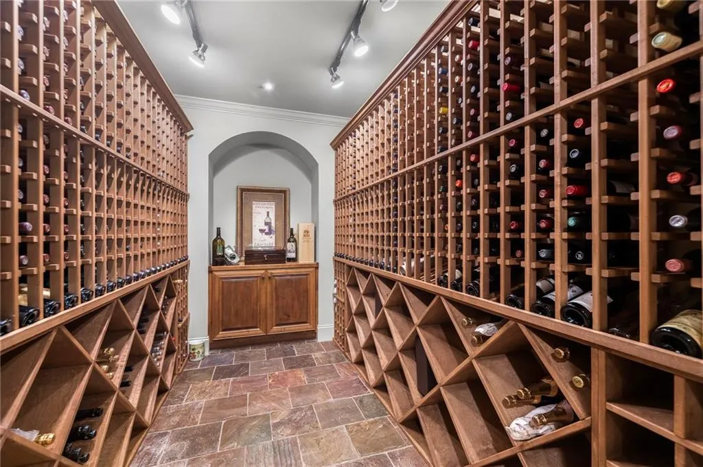 85 Stewart Drive, Atlanta, Georgia 30342, 6 Bedrooms Bedrooms, ,6 BathroomsBathrooms,Residential,Sold,85 Stewart Drive,7200961