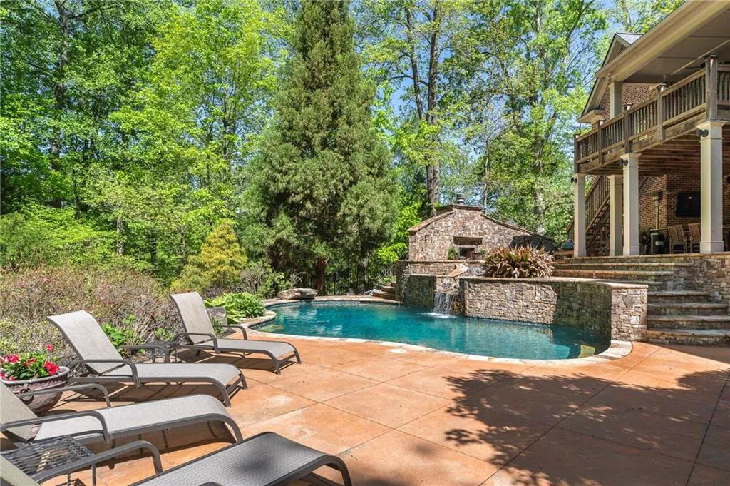 85 Stewart Drive, Atlanta, Georgia 30342, 6 Bedrooms Bedrooms, ,6 BathroomsBathrooms,Residential,Sold,85 Stewart Drive,7200961