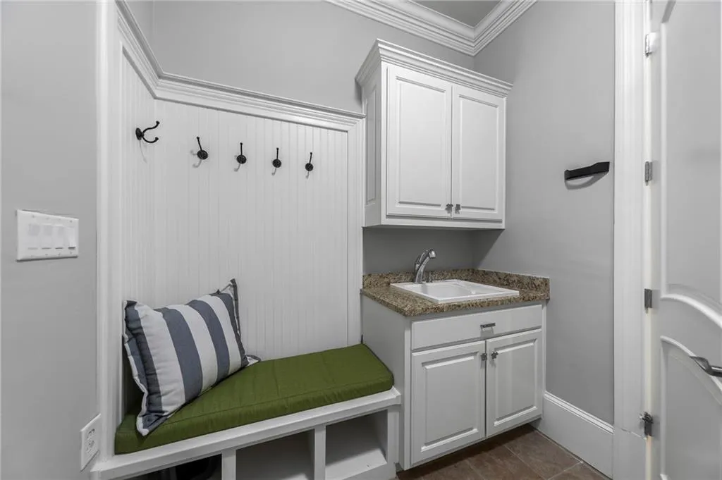 85 Stewart Drive, Atlanta, Georgia 30342, 6 Bedrooms Bedrooms, ,6 BathroomsBathrooms,Residential,Sold,85 Stewart Drive,7200961