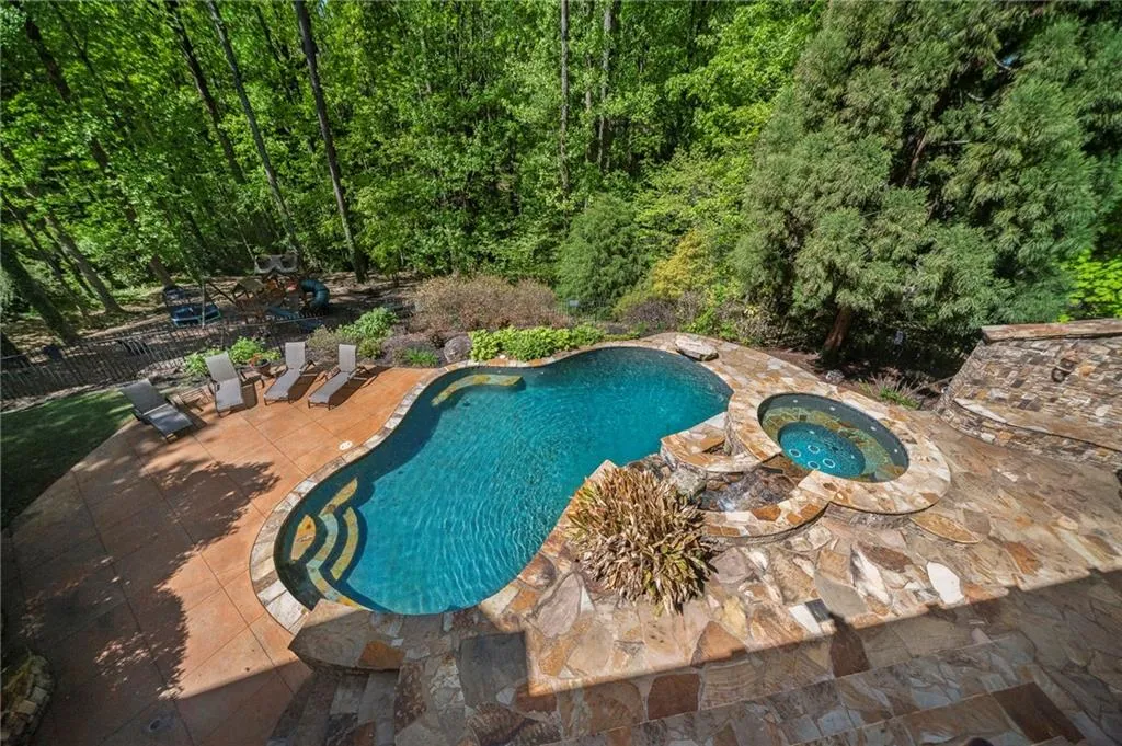 85 Stewart Drive, Atlanta, Georgia 30342, 6 Bedrooms Bedrooms, ,6 BathroomsBathrooms,Residential,Sold,85 Stewart Drive,7200961