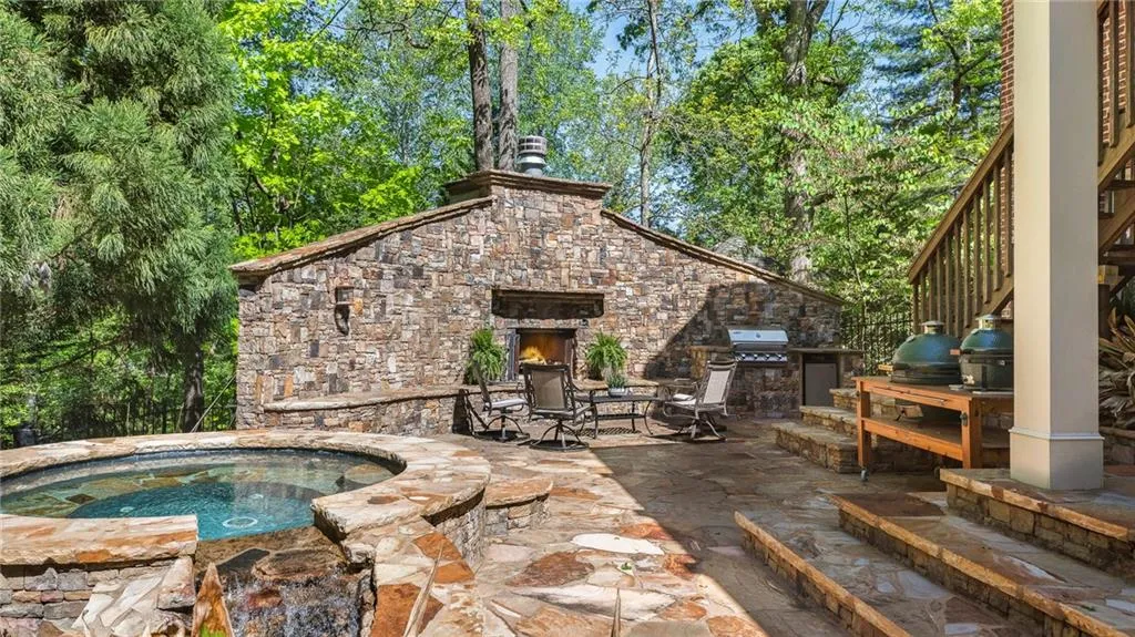 85 Stewart Drive, Atlanta, Georgia 30342, 6 Bedrooms Bedrooms, ,6 BathroomsBathrooms,Residential,Sold,85 Stewart Drive,7200961