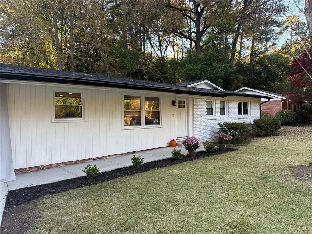 310 Brook Drive, Atlanta, Georgia 30328, 3 Bedrooms Bedrooms, ,2 BathroomsBathrooms,Residential,For Sale,310 Brook Drive,7677719