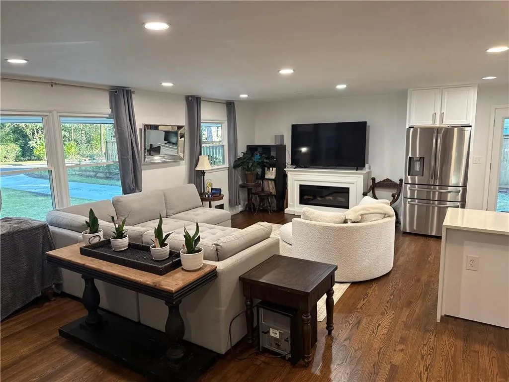 310 Brook Drive, Atlanta, Georgia 30328, 3 Bedrooms Bedrooms, ,2 BathroomsBathrooms,Residential,For Sale,310 Brook Drive,7677719