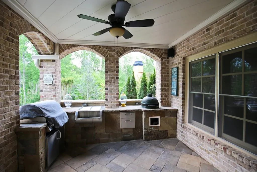 230 Trimble Crest Drive, Atlanta, Georgia 30342, 5 Bedrooms Bedrooms, ,5 BathroomsBathrooms,Residential,Sold,230 Trimble Crest Drive,5838396