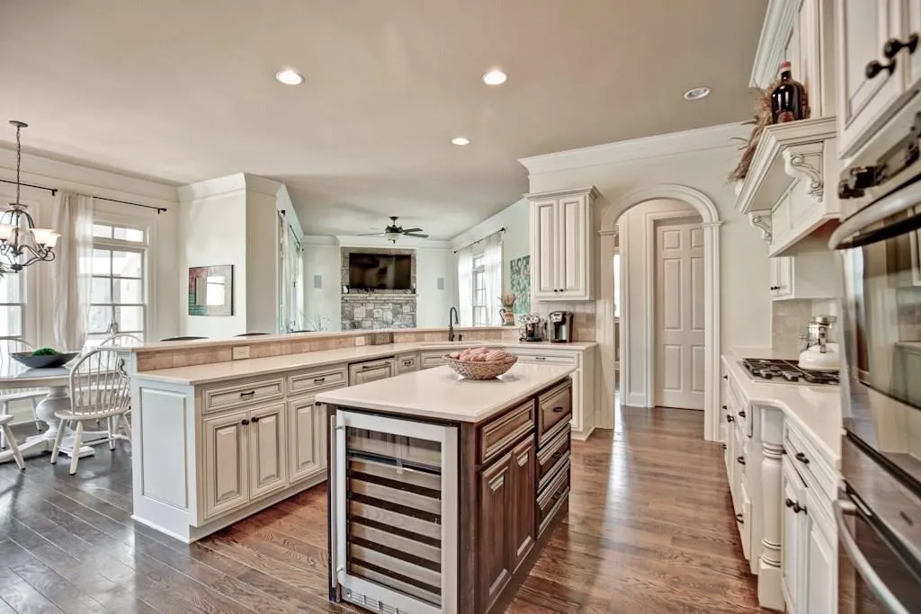 230 Trimble Crest Drive, Atlanta, Georgia 30342, 5 Bedrooms Bedrooms, ,5 BathroomsBathrooms,Residential,Sold,230 Trimble Crest Drive,5838396