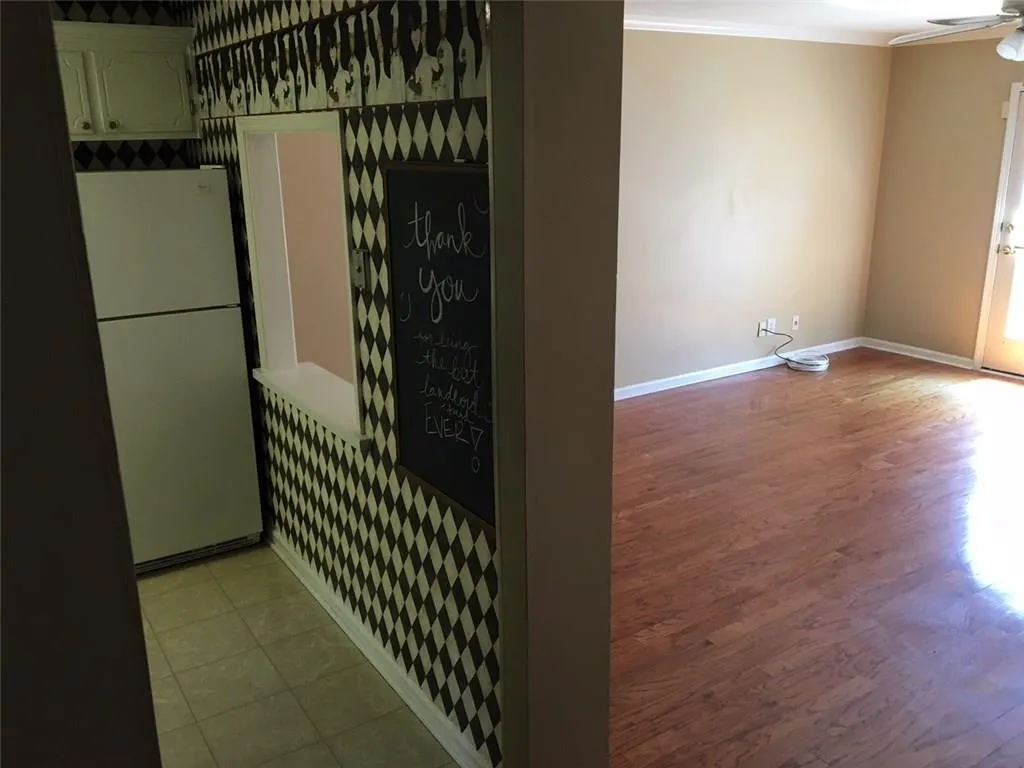 5400 Roswell Road Unit C3, Atlanta, Georgia 30342, 1 Bedroom Bedrooms, ,1 BathroomBathrooms,Residential,Sold,5400 Roswell Road Unit C3,5741302