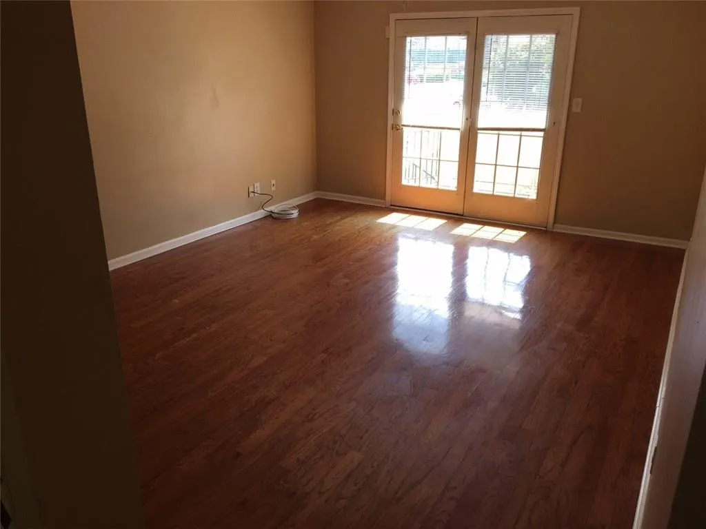 5400 Roswell Road Unit C3, Atlanta, Georgia 30342, 1 Bedroom Bedrooms, ,1 BathroomBathrooms,Residential,Sold,5400 Roswell Road Unit C3,5741302
