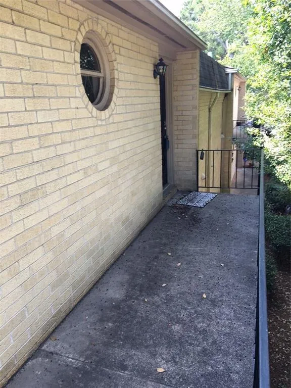 5400 Roswell Road Unit C3, Atlanta, Georgia 30342, 1 Bedroom Bedrooms, ,1 BathroomBathrooms,Residential,Sold,5400 Roswell Road Unit C3,5741302
