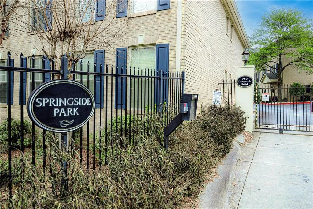 750 Dalrymple Road Unit H2, Atlanta, Georgia 30328, 3 Bedrooms Bedrooms, ,2 BathroomsBathrooms,Residential,Sold,750 Dalrymple Road Unit H2,6855351