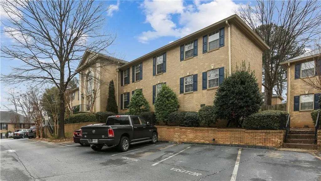 750 Dalrymple Road Unit H2, Atlanta, Georgia 30328, 3 Bedrooms Bedrooms, ,2 BathroomsBathrooms,Residential,Sold,750 Dalrymple Road Unit H2,6855351