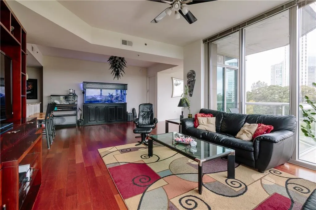 2795 Peachtree Road Ne Unit 709, Atlanta, Georgia 30305, 2 Bedrooms Bedrooms, ,2 BathroomsBathrooms,Residential,Sold,2795 Peachtree Road Ne Unit 709,5603086