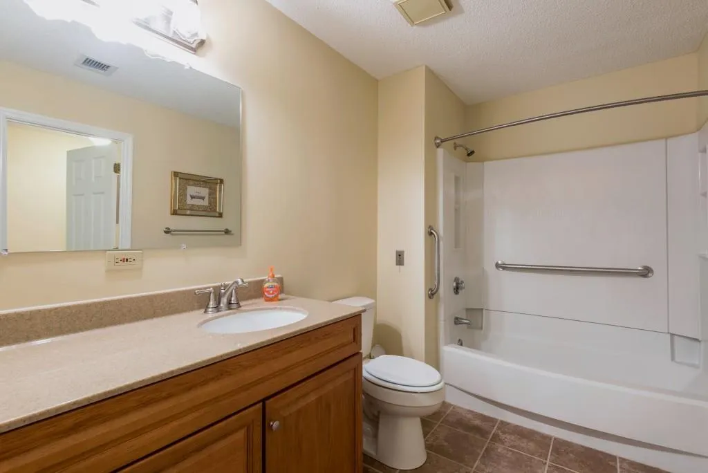 300 Johnson Ferry Road Ne Unit A-407, Atlanta, Georgia 30328, 2 Bedrooms Bedrooms, ,2 BathroomsBathrooms,Residential,Sold,300 Johnson Ferry Road Ne Unit A-407,5905519