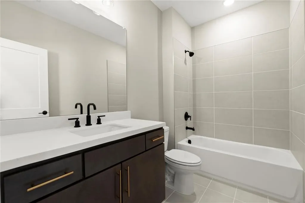 1434 Fairmont Avenue, Atlanta, Georgia 30318, 4 Bedrooms Bedrooms, ,3 BathroomsBathrooms,Residential,For Sale,1434 Fairmont Avenue,7624370