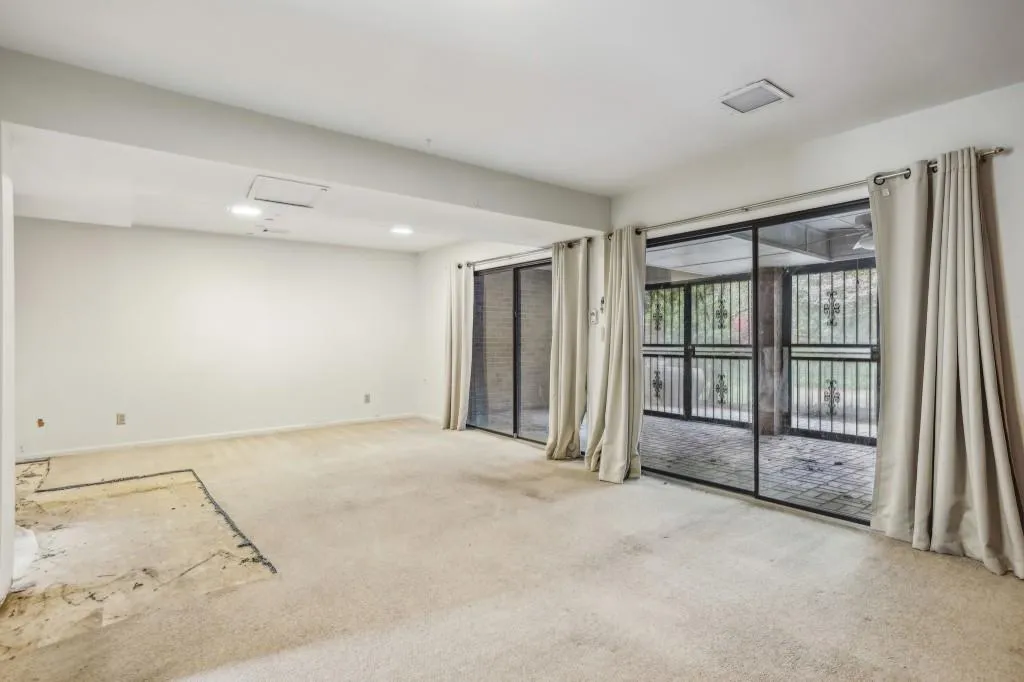 Large Recreational Room