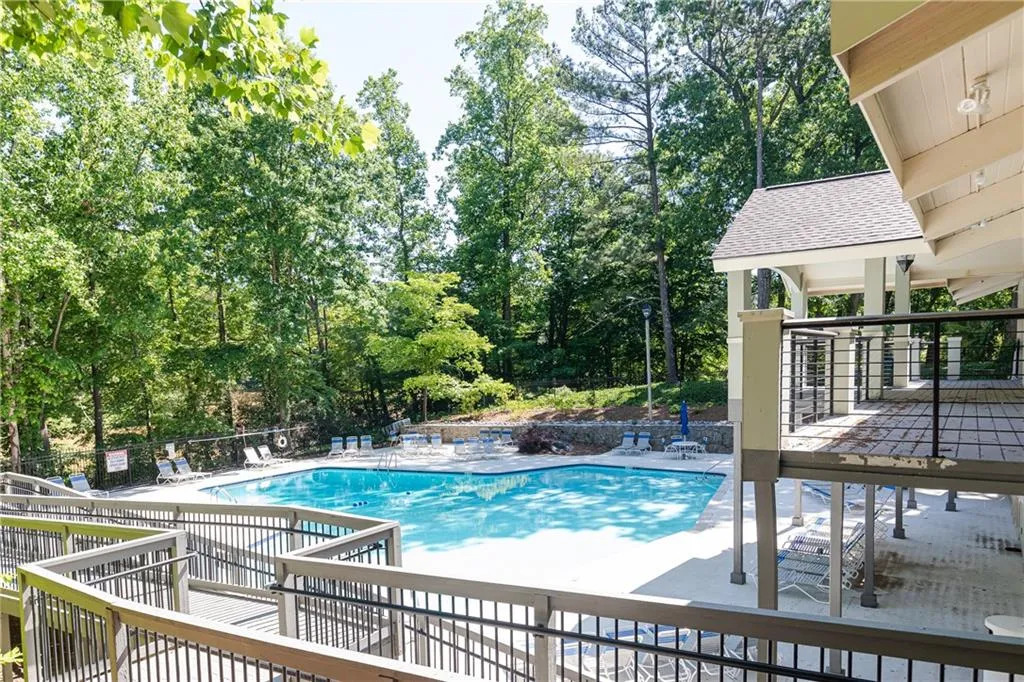 82 Dunwoody Springs Drive, Atlanta, Georgia 30328, 3 Bedrooms Bedrooms, ,2 BathroomsBathrooms,Residential,Sold,82 Dunwoody Springs Drive,6884892