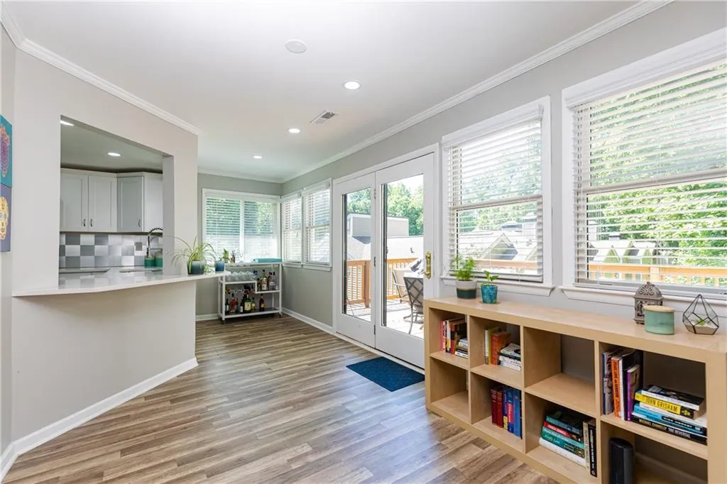 82 Dunwoody Springs Drive, Atlanta, Georgia 30328, 3 Bedrooms Bedrooms, ,2 BathroomsBathrooms,Residential,Sold,82 Dunwoody Springs Drive,6884892