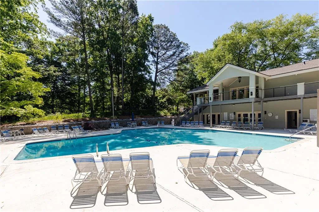 82 Dunwoody Springs Drive, Atlanta, Georgia 30328, 3 Bedrooms Bedrooms, ,2 BathroomsBathrooms,Residential,Sold,82 Dunwoody Springs Drive,6884892