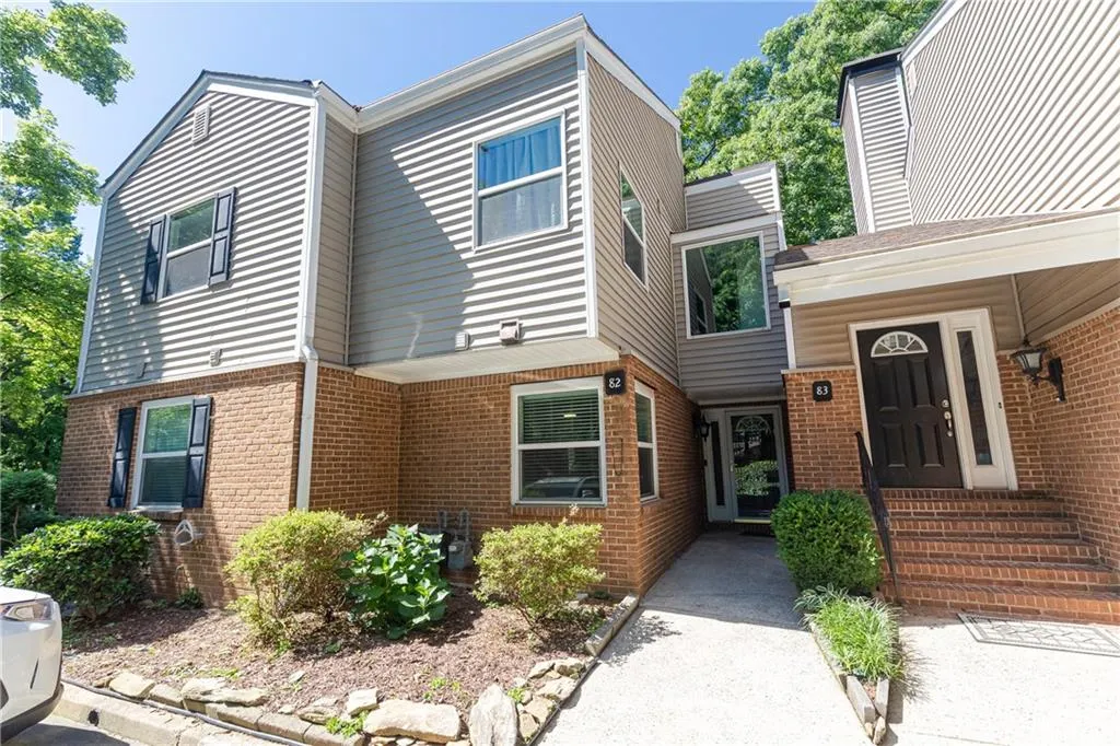 82 Dunwoody Springs Drive, Atlanta, Georgia 30328, 3 Bedrooms Bedrooms, ,2 BathroomsBathrooms,Residential,Sold,82 Dunwoody Springs Drive,6884892