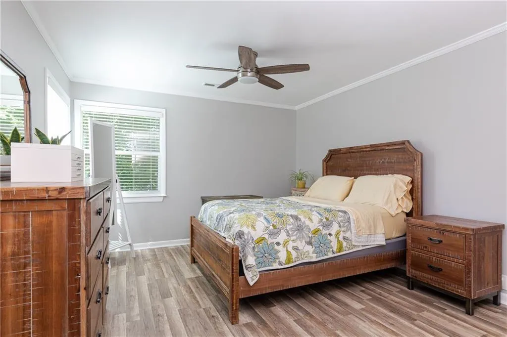 82 Dunwoody Springs Drive, Atlanta, Georgia 30328, 3 Bedrooms Bedrooms, ,2 BathroomsBathrooms,Residential,Sold,82 Dunwoody Springs Drive,6884892