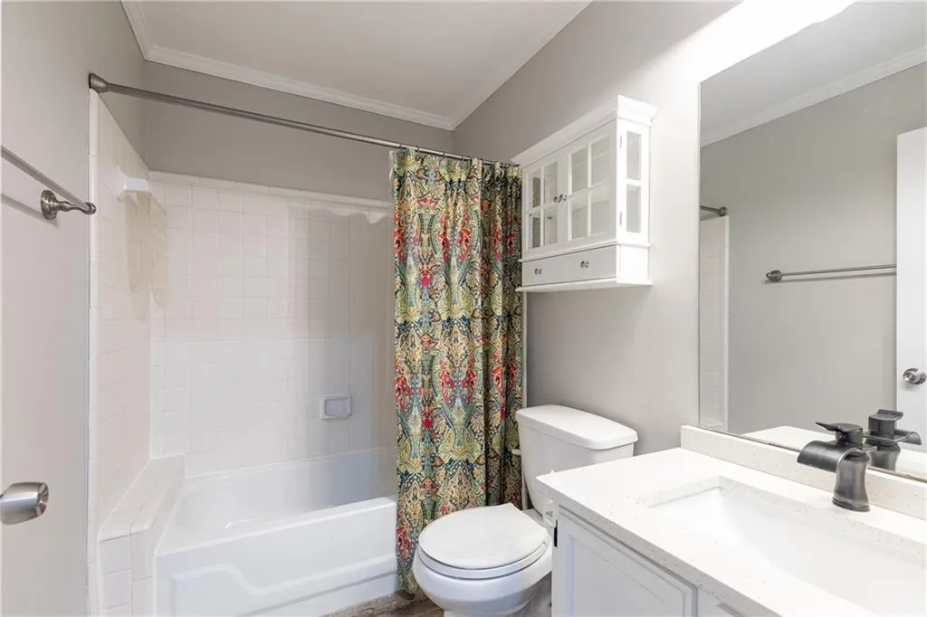 82 Dunwoody Springs Drive, Atlanta, Georgia 30328, 3 Bedrooms Bedrooms, ,2 BathroomsBathrooms,Residential,Sold,82 Dunwoody Springs Drive,6884892