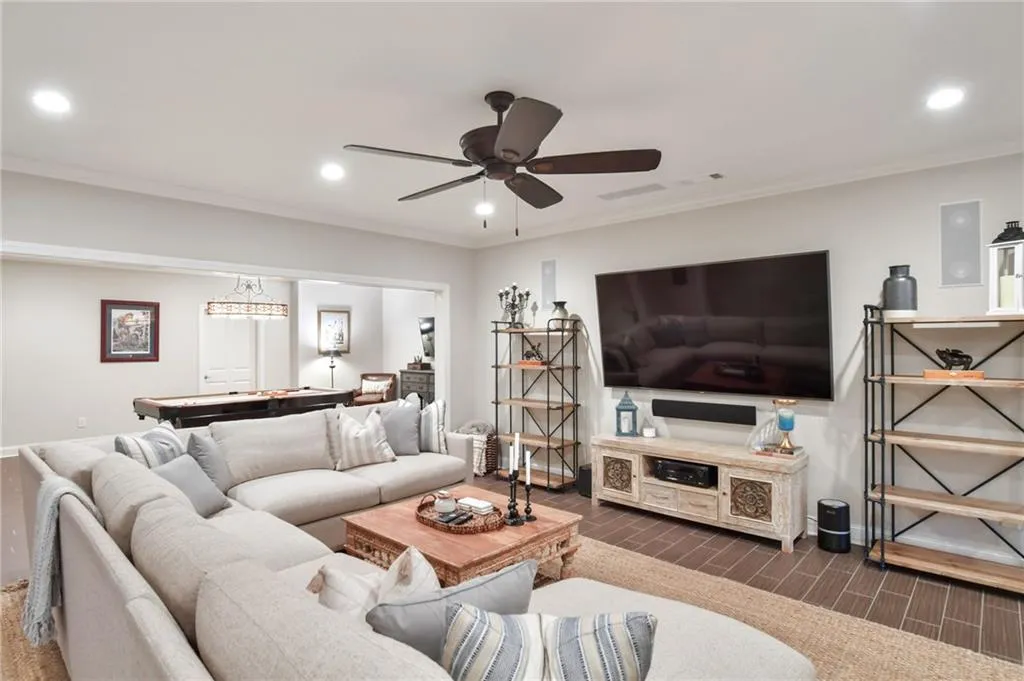 5370 High Point Manor, Atlanta, Georgia 30342, 6 Bedrooms Bedrooms, ,7 BathroomsBathrooms,Residential,Sold,5370 High Point Manor,6669447