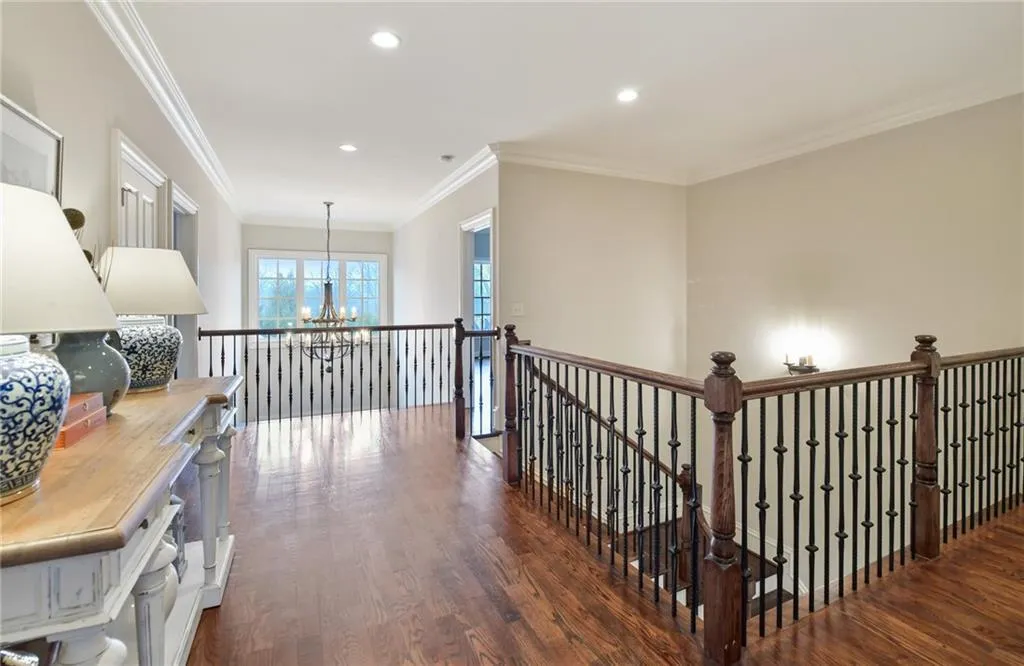 5370 High Point Manor, Atlanta, Georgia 30342, 6 Bedrooms Bedrooms, ,7 BathroomsBathrooms,Residential,Sold,5370 High Point Manor,6669447