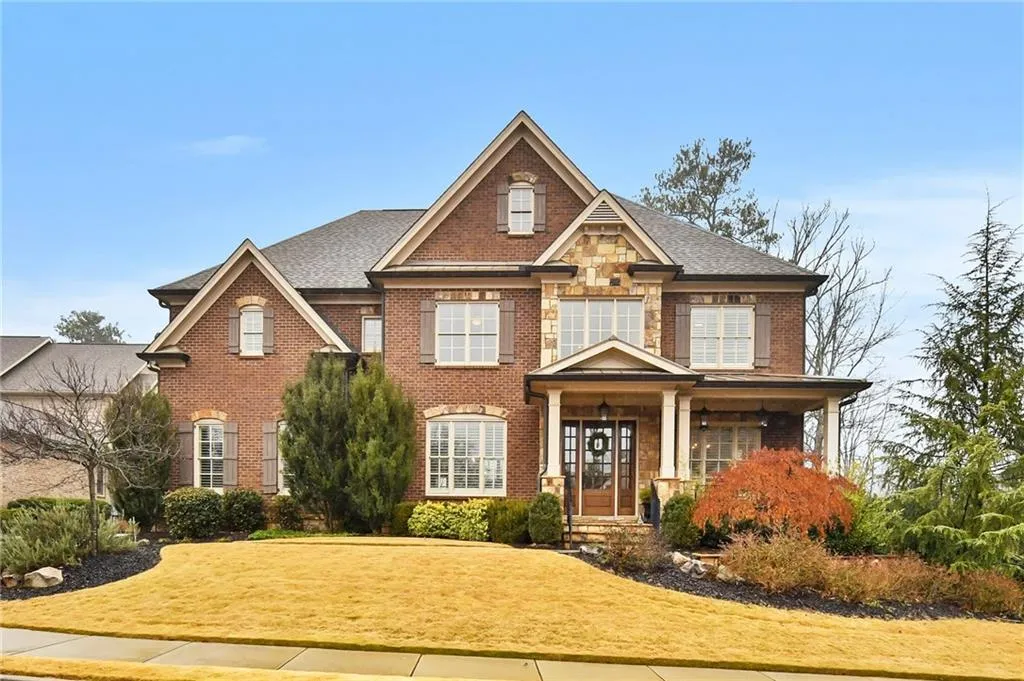 5370 High Point Manor, Atlanta, Georgia 30342, 6 Bedrooms Bedrooms, ,7 BathroomsBathrooms,Residential,Sold,5370 High Point Manor,6669447