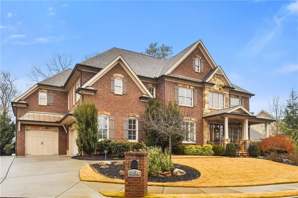 5370 High Point Manor, Atlanta, Georgia 30342, 6 Bedrooms Bedrooms, ,7 BathroomsBathrooms,Residential,Sold,5370 High Point Manor,6669447