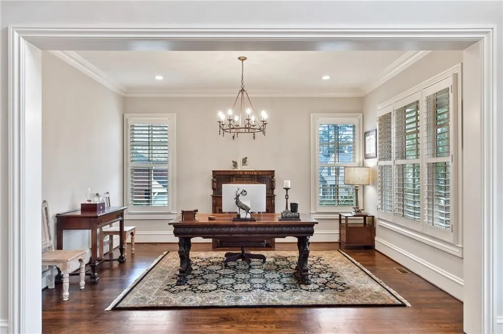 5370 High Point Manor, Atlanta, Georgia 30342, 6 Bedrooms Bedrooms, ,7 BathroomsBathrooms,Residential,Sold,5370 High Point Manor,6669447