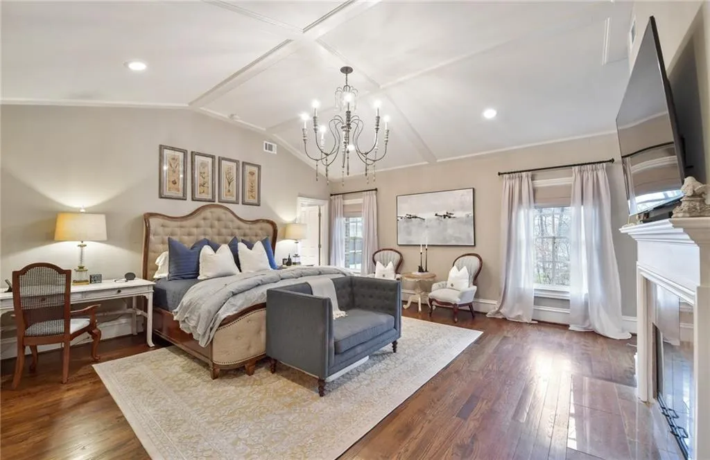 5370 High Point Manor, Atlanta, Georgia 30342, 6 Bedrooms Bedrooms, ,7 BathroomsBathrooms,Residential,Sold,5370 High Point Manor,6669447