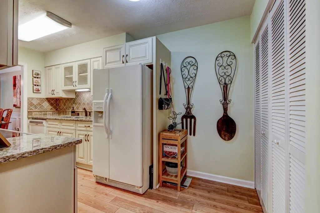 725 Dalrymple Road Unit 8h, Sandy Springs, Georgia 30328, 2 Bedrooms Bedrooms, ,2 BathroomsBathrooms,Residential,Sold,725 Dalrymple Road Unit 8h,6088975