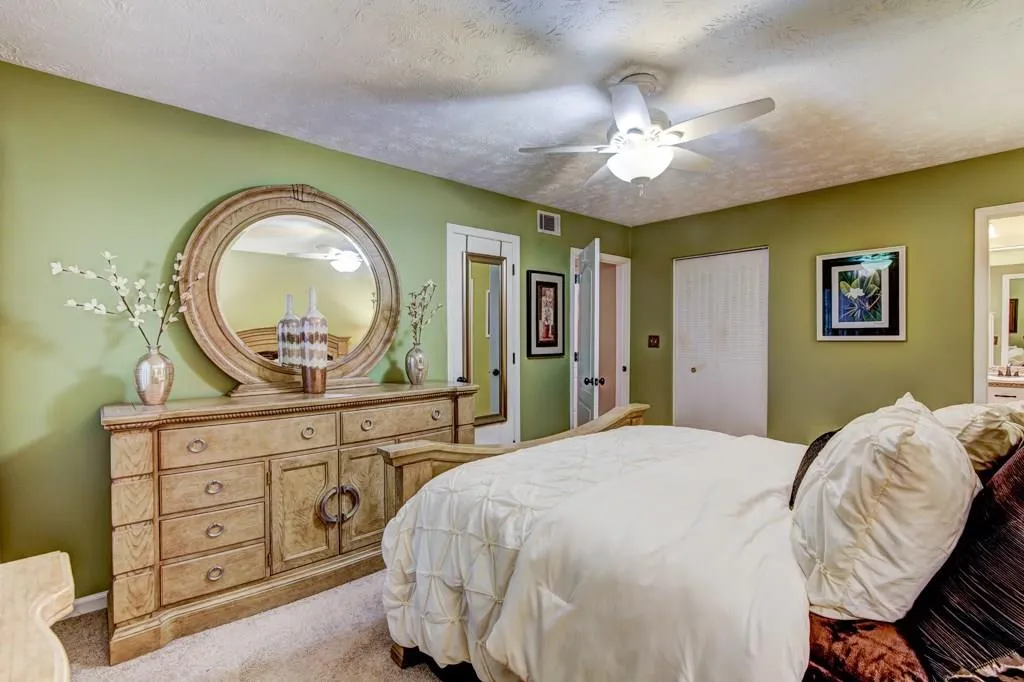 725 Dalrymple Road Unit 8h, Sandy Springs, Georgia 30328, 2 Bedrooms Bedrooms, ,2 BathroomsBathrooms,Residential,Sold,725 Dalrymple Road Unit 8h,6088975