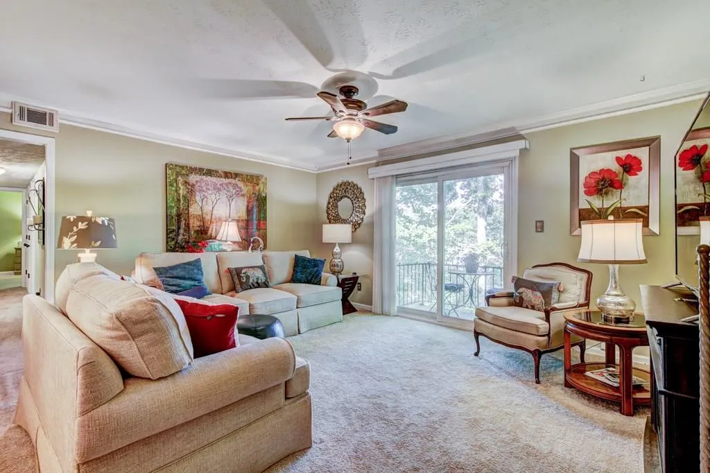 725 Dalrymple Road Unit 8h, Sandy Springs, Georgia 30328, 2 Bedrooms Bedrooms, ,2 BathroomsBathrooms,Residential,Sold,725 Dalrymple Road Unit 8h,6088975