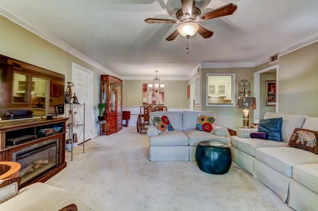725 Dalrymple Road Unit 8h, Sandy Springs, Georgia 30328, 2 Bedrooms Bedrooms, ,2 BathroomsBathrooms,Residential,Sold,725 Dalrymple Road Unit 8h,6088975
