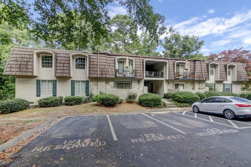 725 Dalrymple Road Unit 8h, Sandy Springs, Georgia 30328, 2 Bedrooms Bedrooms, ,2 BathroomsBathrooms,Residential,Sold,725 Dalrymple Road Unit 8h,6088975