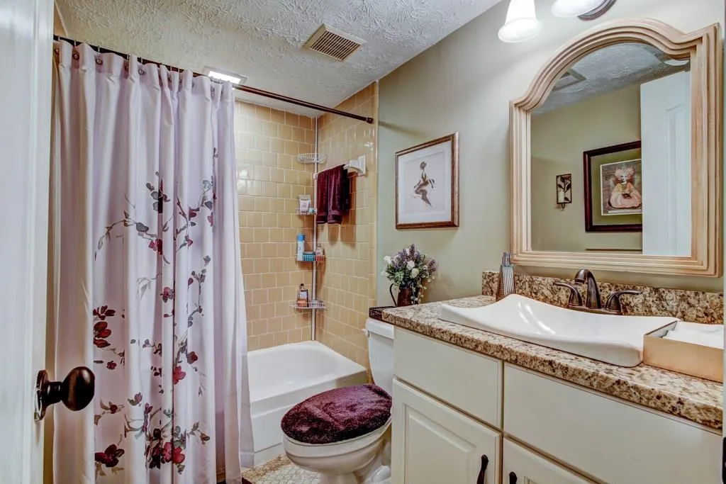 725 Dalrymple Road Unit 8h, Sandy Springs, Georgia 30328, 2 Bedrooms Bedrooms, ,2 BathroomsBathrooms,Residential,Sold,725 Dalrymple Road Unit 8h,6088975